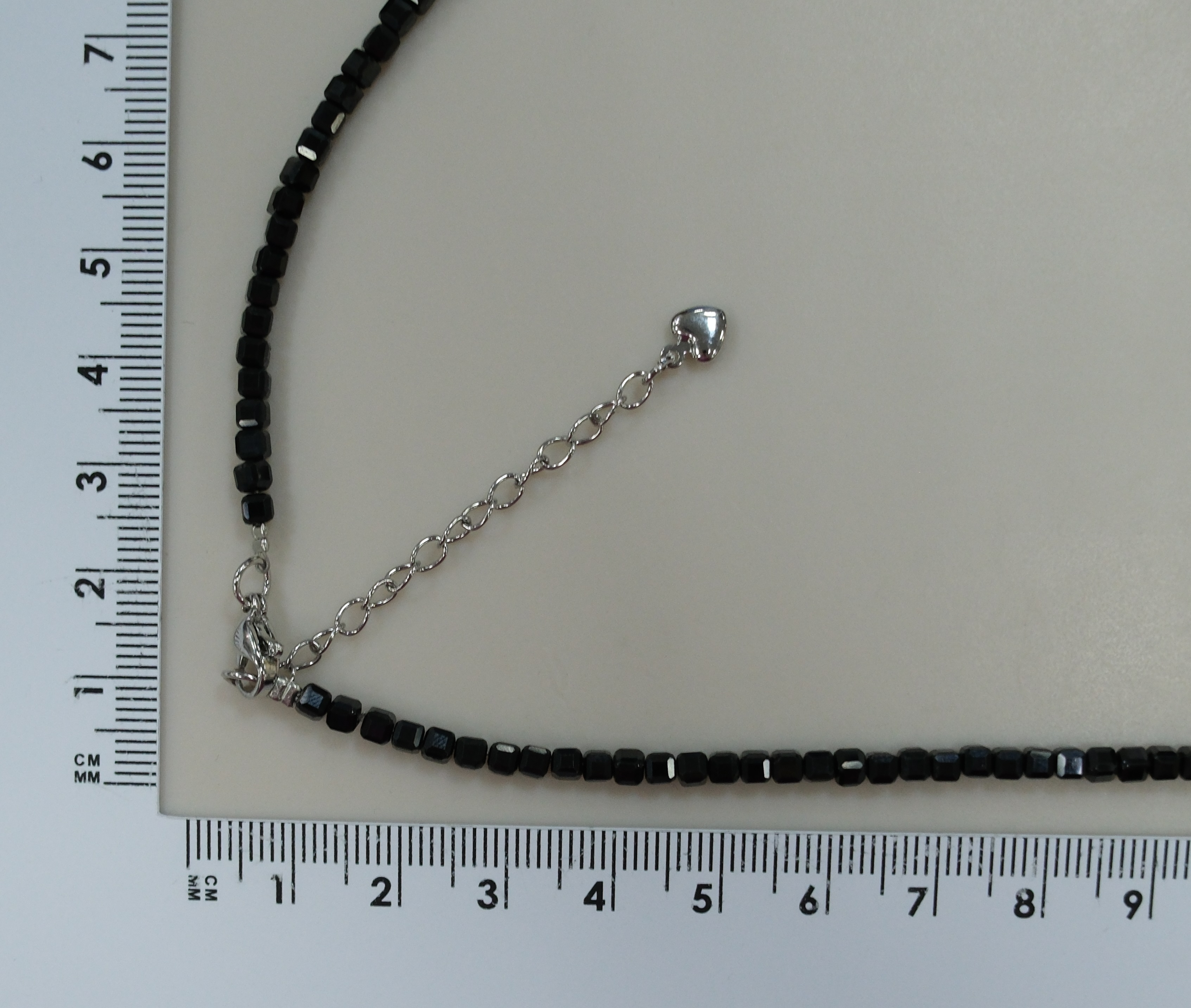 Бусы из шпинели